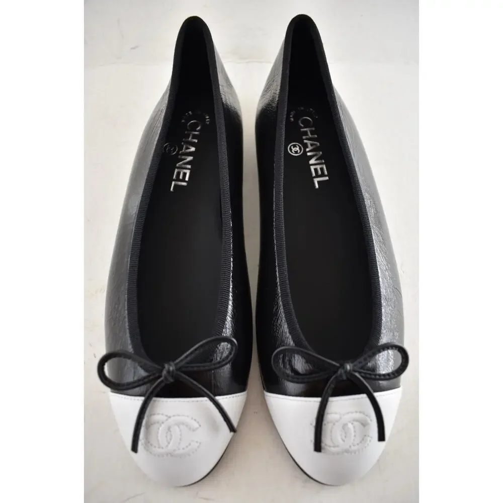 Chanel 26S Black White Crumpled Shiny Lambskin CC Bow Ballet Ballerina Flat 39.5 - Picture 16 of 16